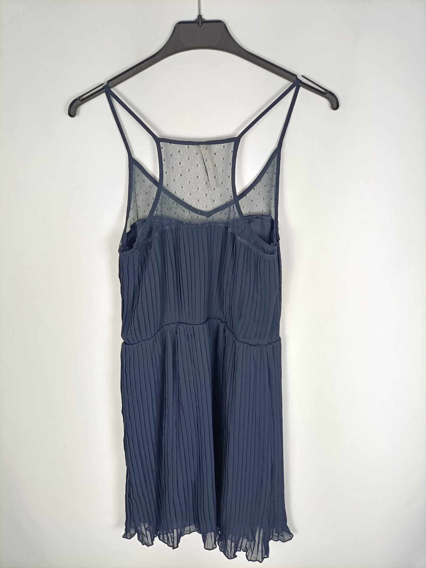 STRADIVARIUS.Vestido corto azul plisado T.m