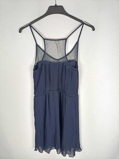 STRADIVARIUS.Vestido corto azul plisado T.m