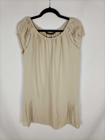 ZARA. Beige flowing dress Ts