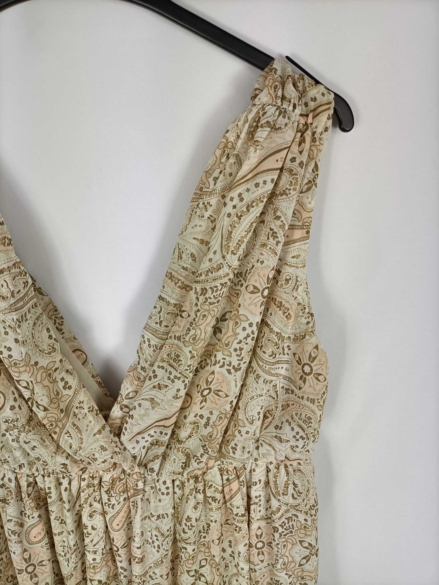 H&amp;M. Beige long dress S.40