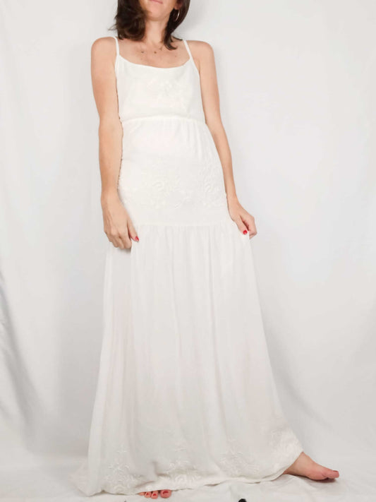 BERSHKA.Vestido largo blanco bordado T.s