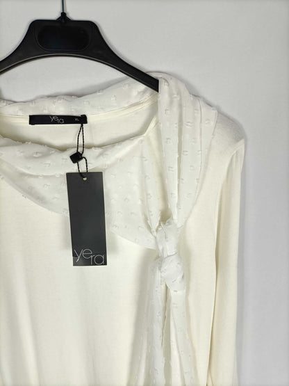 YERA. Camiseta cuello plumeti T.xl