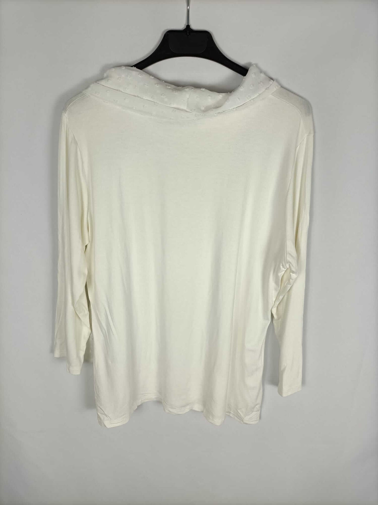 YERA. Camiseta cuello plumeti T.xl