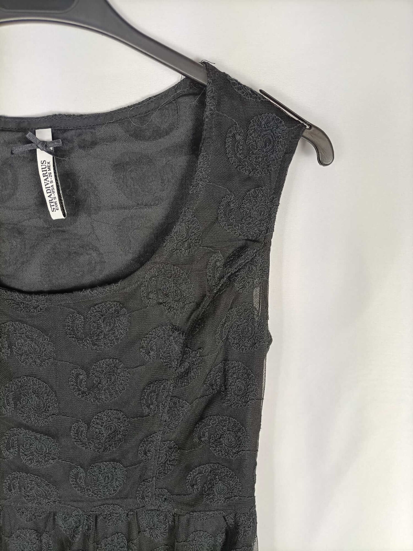 STRADIVARIUS. Black Embroidered Ts Top