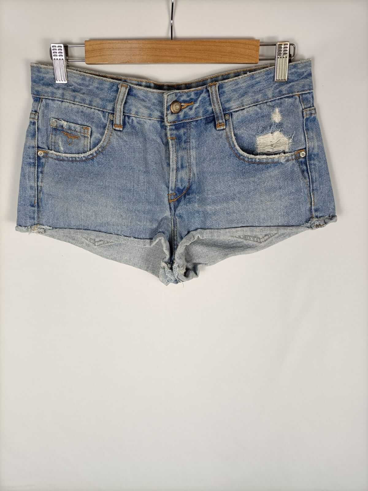 PULL&BEAR.Shorts denim cortos T.36