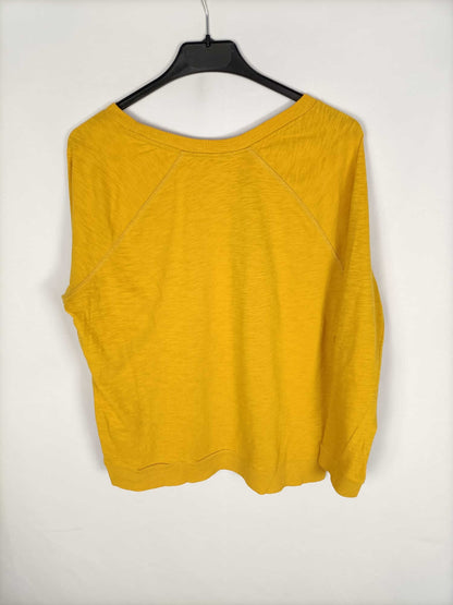 ZARA.Camiseta/sudadera mostaza T.s