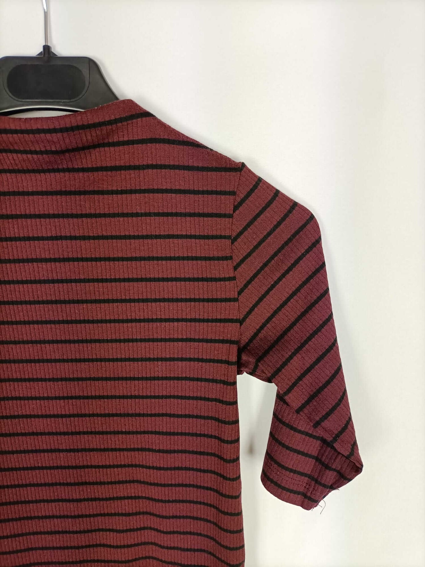 PULL&BEAR.Top rayas burdeos y negro T.s