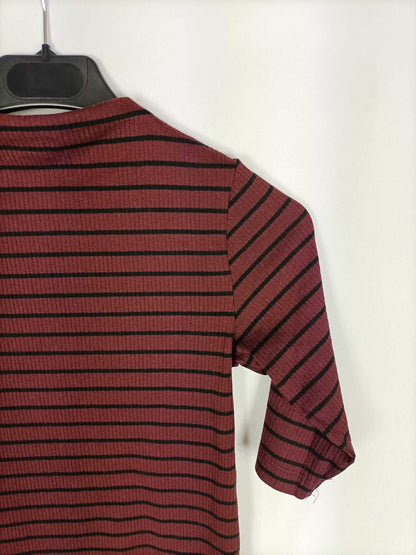 PULL&BEAR.Top rayas burdeos y negro T.s