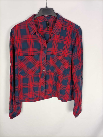 STRADIVARIUS.Camisa cortita cuadros T.m