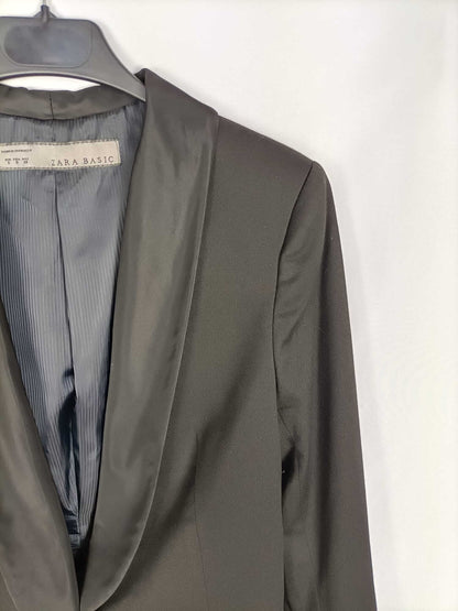 ZARA.Blazer negra estilo smoking T.s