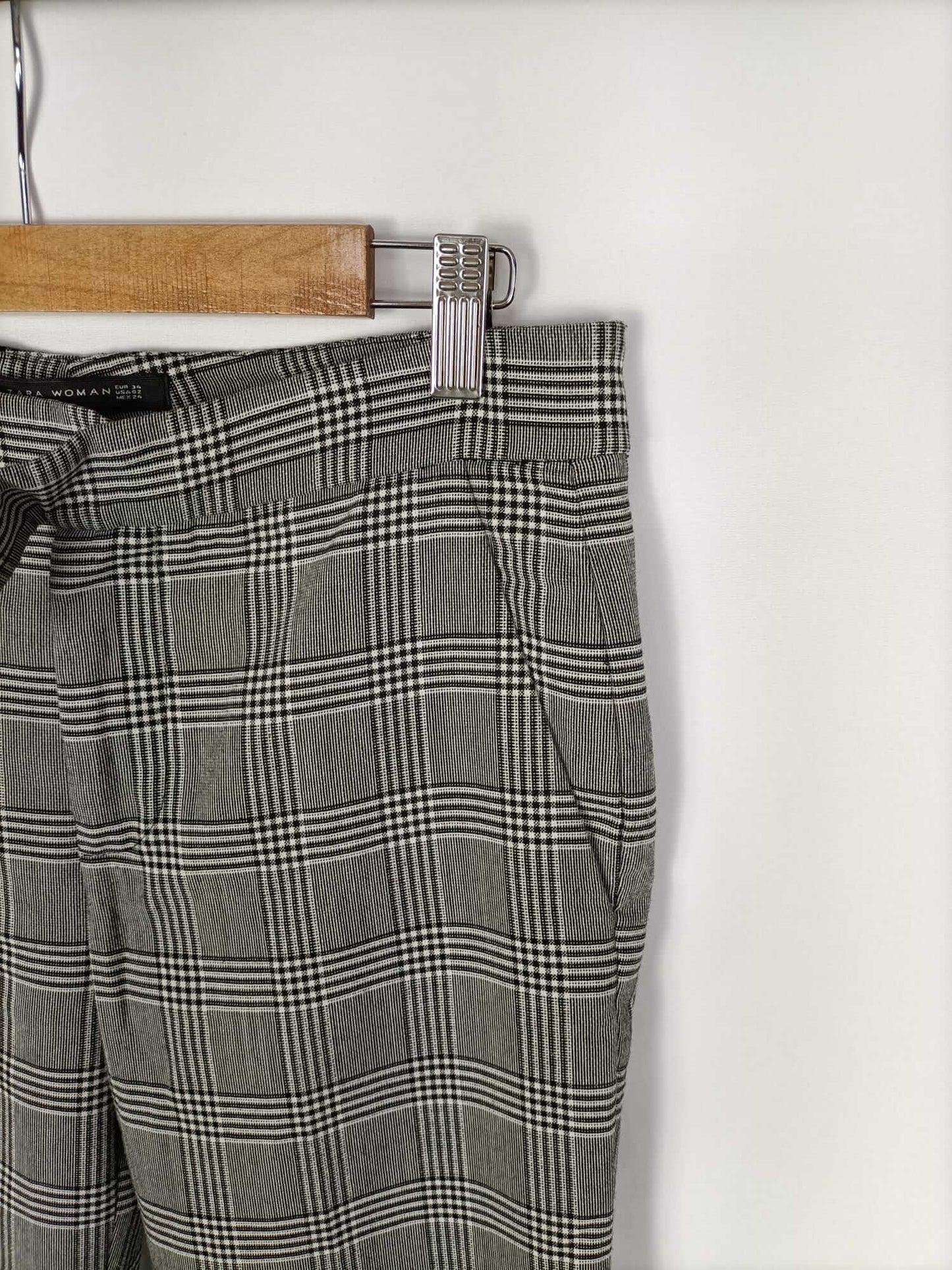 ZARA.Pantalones cuadros T.34