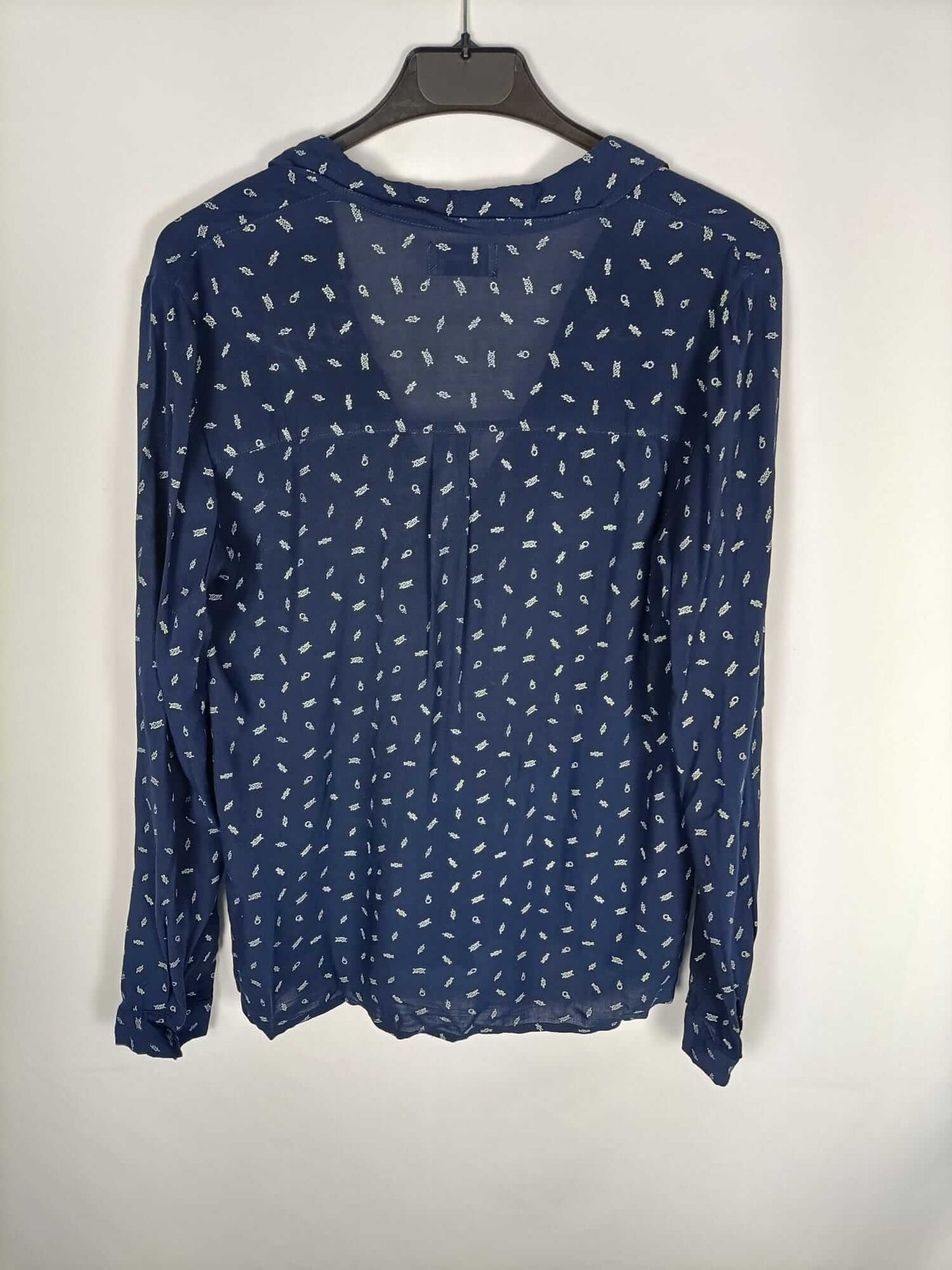 PULL&BEAR.Blusa azul nudos T.s