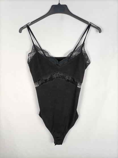 ZARA.Body negro encaje T.s