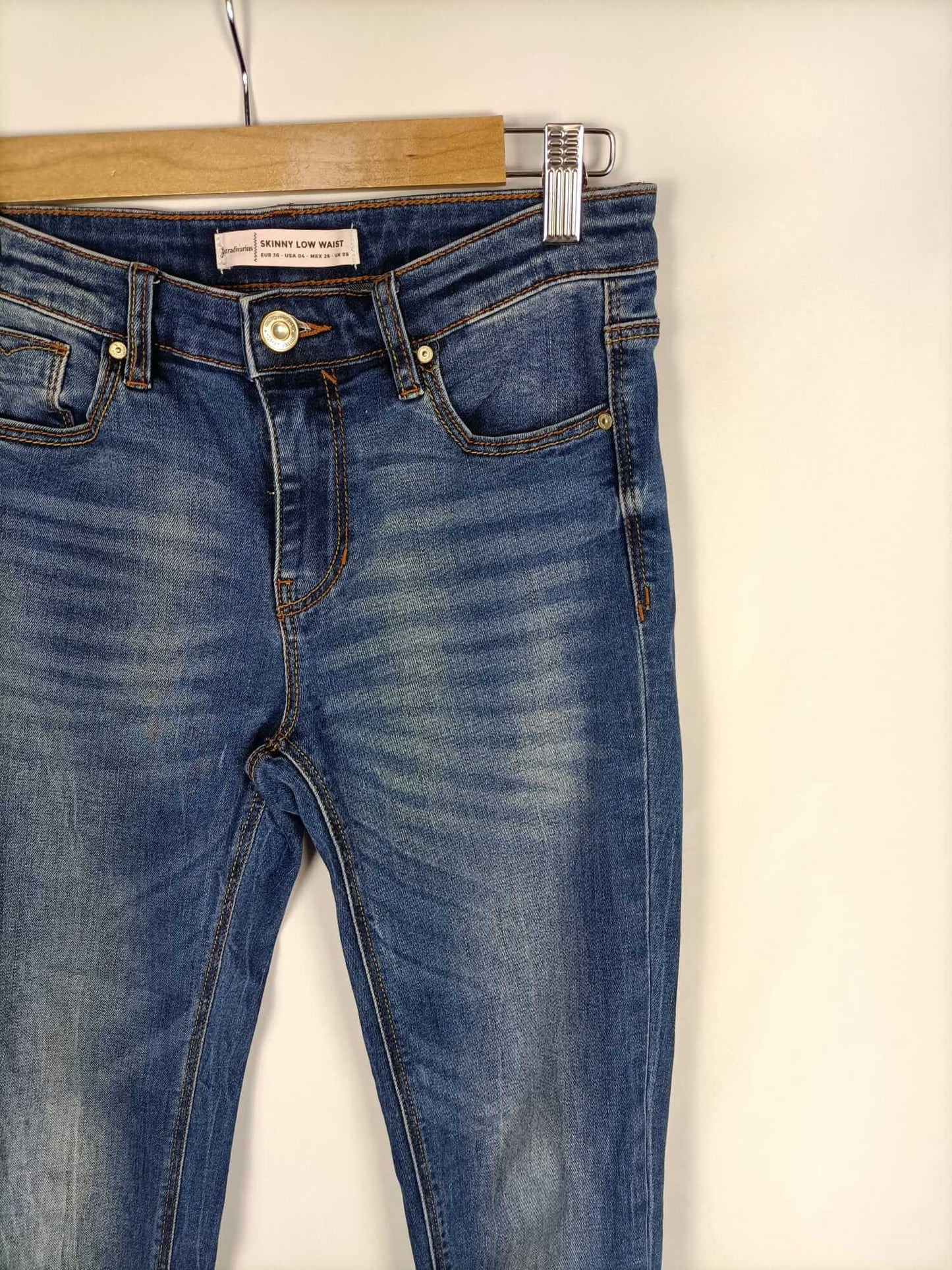 STRADIVARIUS.Vaquero efecto lavado T.36