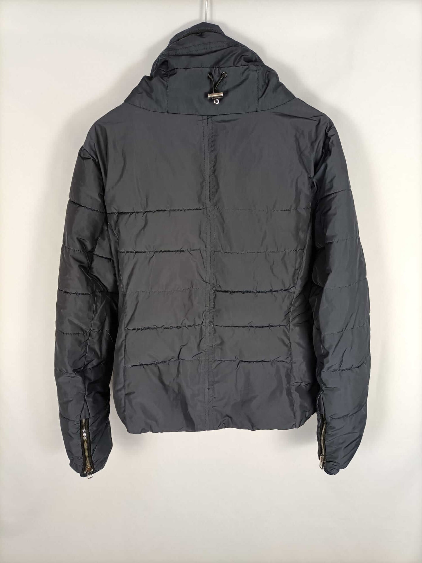 BERSHKA.Plumas azul T.L