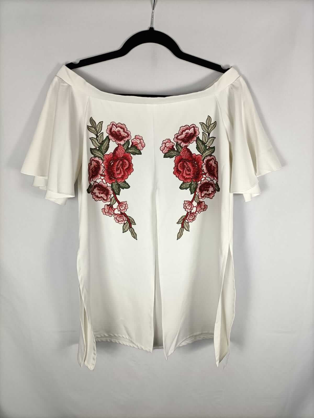 OTRAS.Blusa blanco roto bordada TU (M/L)