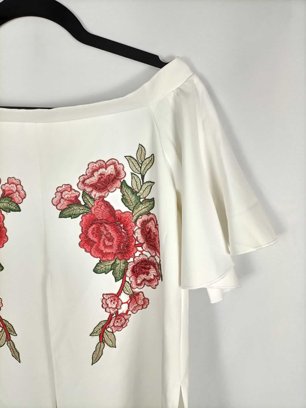 OTRAS.Blusa blanco roto bordada TU (M/L)