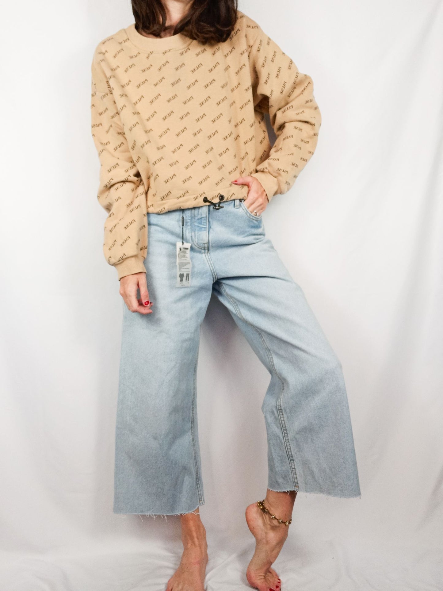 BERSHKA.Sudadera camel cortita T.s