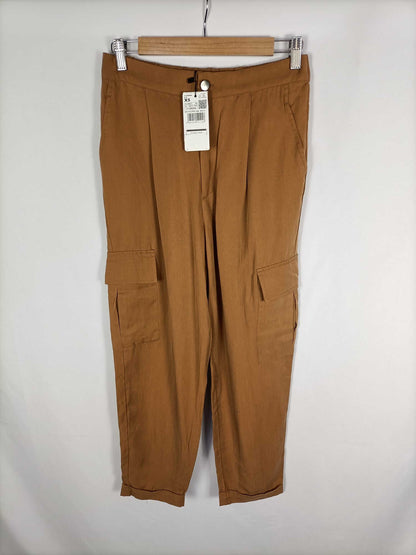 MANGO.Pantalones fluidos cargo rectos T.xs
