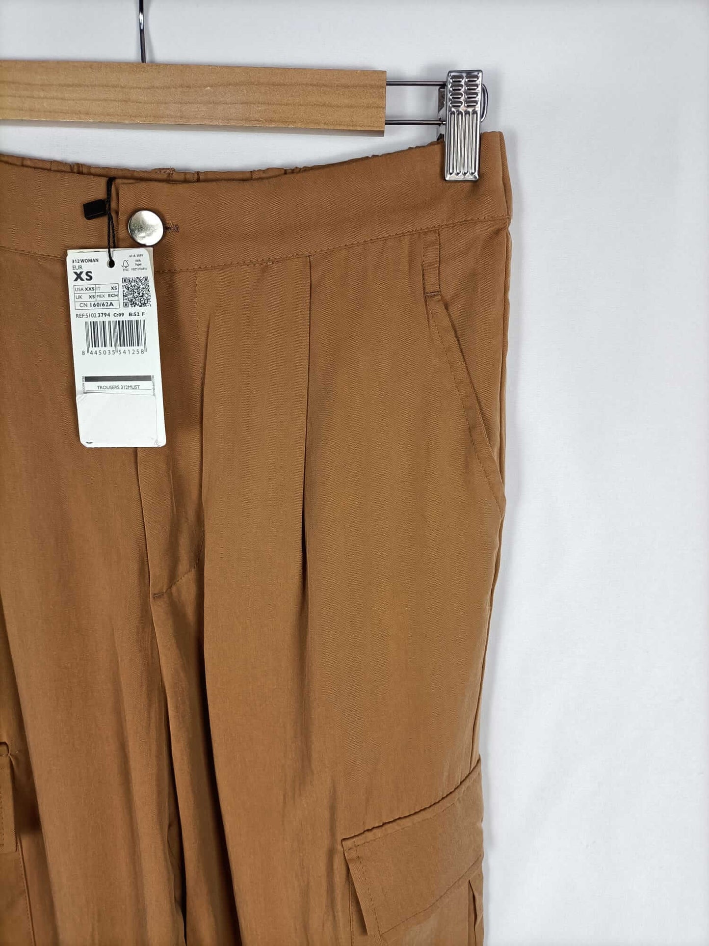 MANGO.Pantalones fluidos cargo rectos T.xs