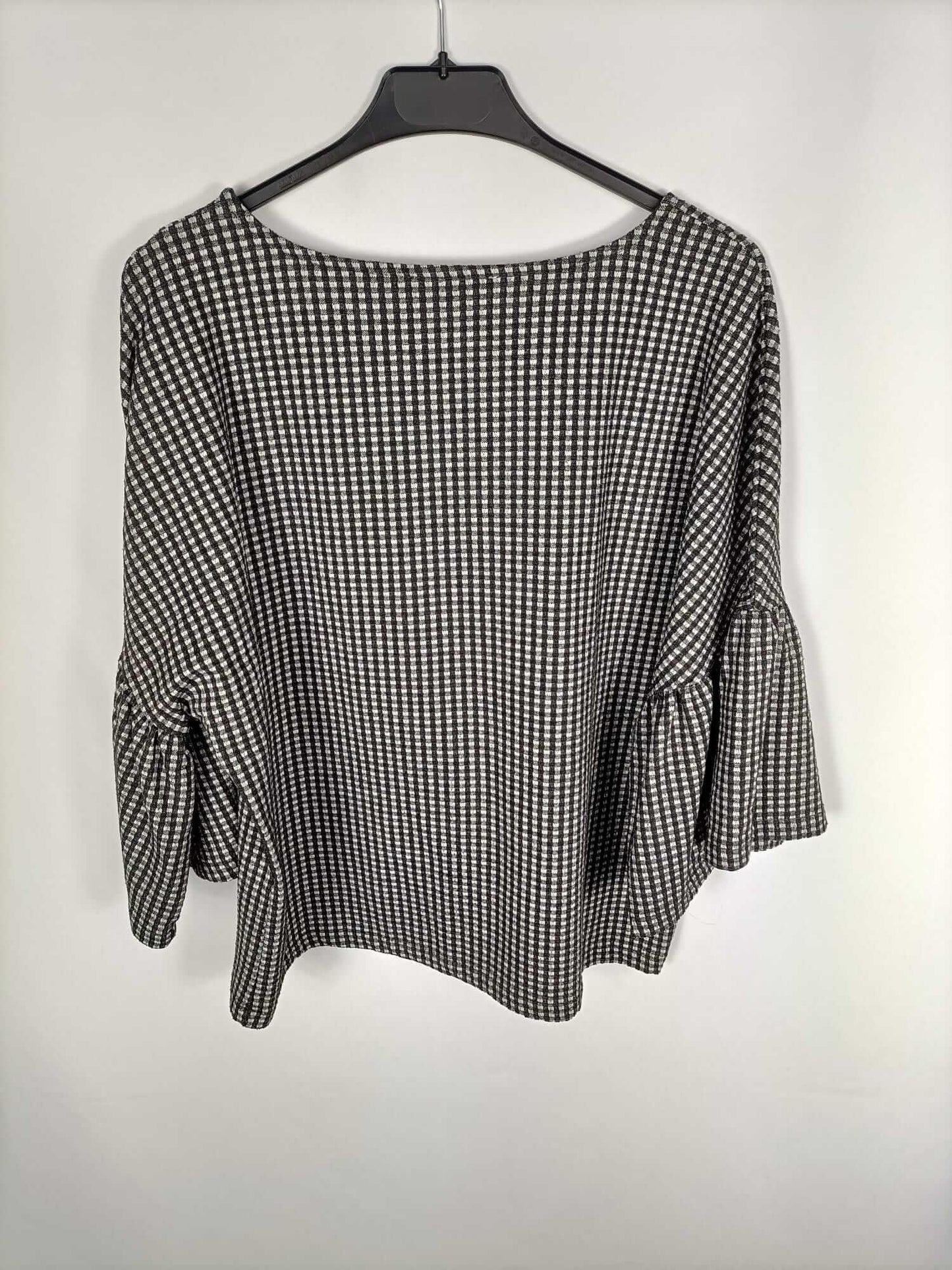 ZARA.Top cuadros gris y negro T.m
