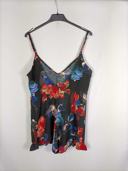 PULL&BEAR.Mono negro flores T.m