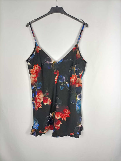 PULL&BEAR.Mono negro flores T.m