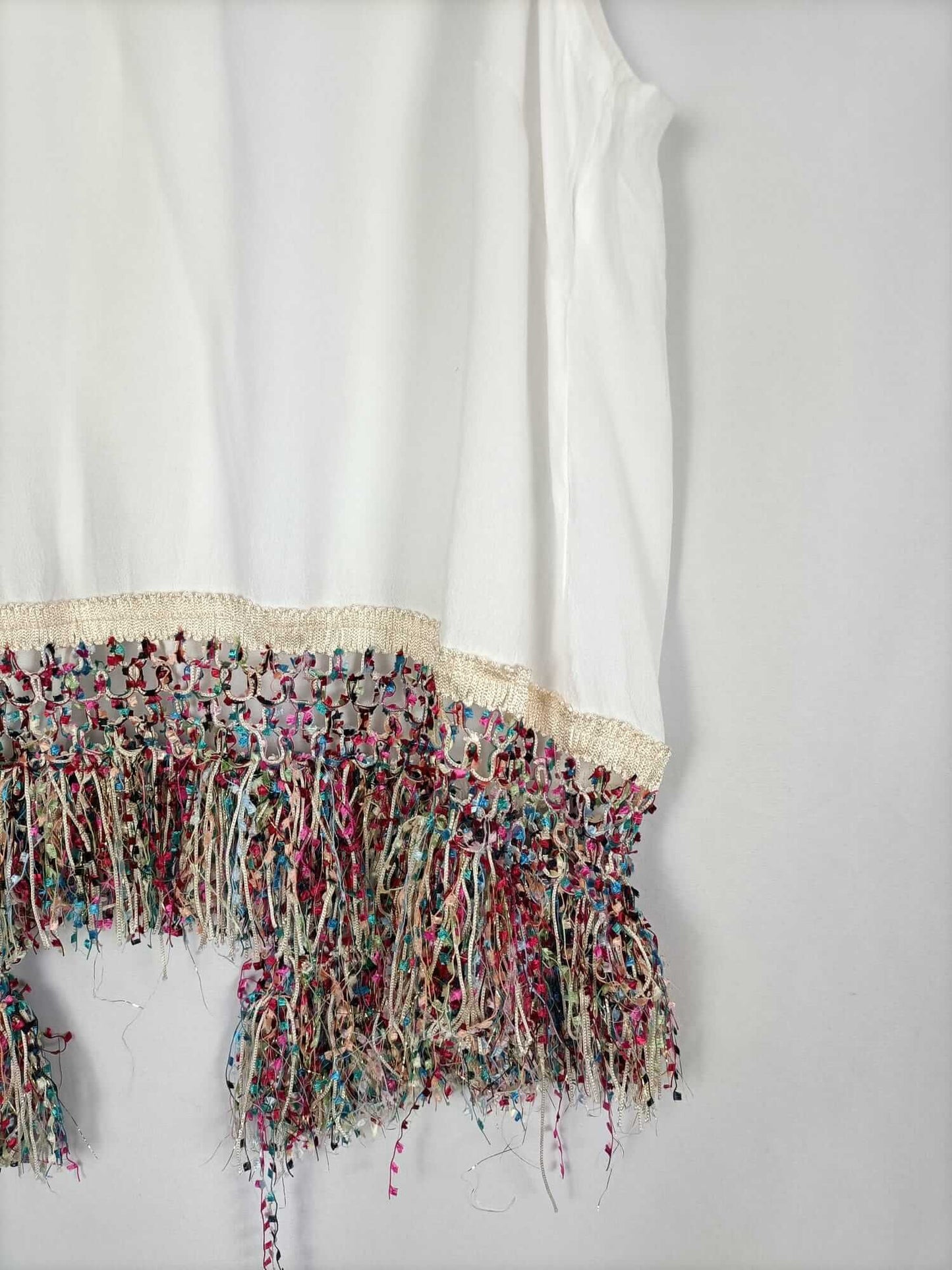 OTRAS.Blusa blanca flecos T.s/m