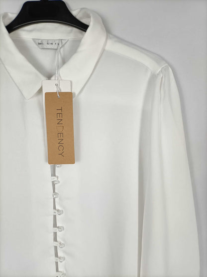 TENDENCI.Blusa blanca botones perla T.L