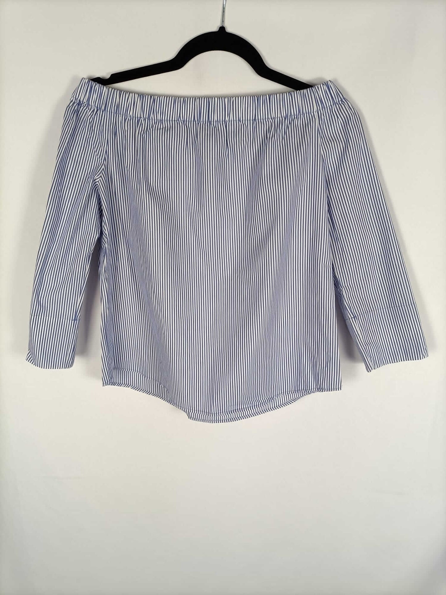 ZARA.Blusa rayas aul y blanco cuello barco T.xs