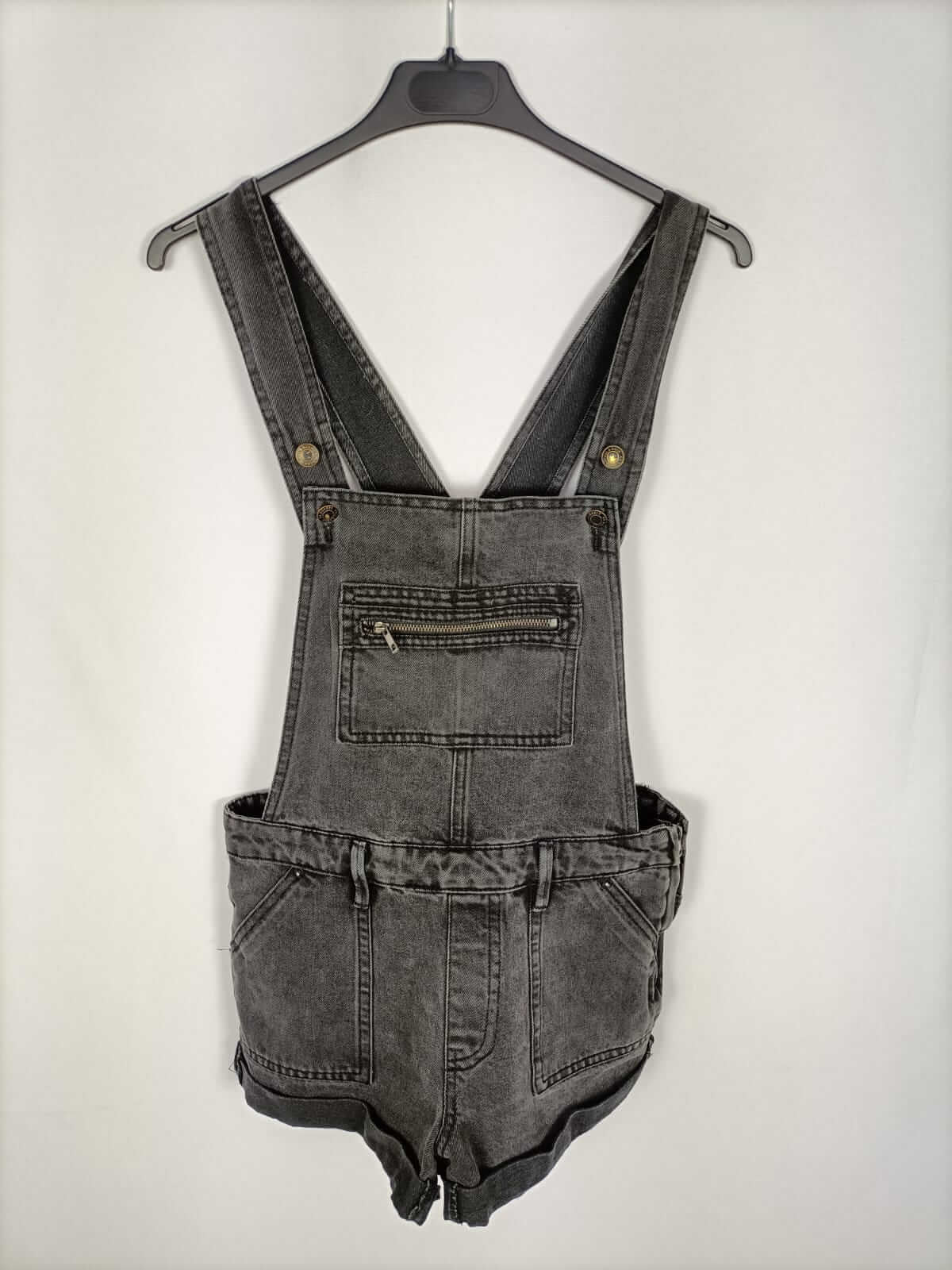 PULL&BEAR.Peto negro denim corto T.38