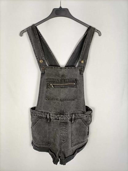 PULL&BEAR.Peto negro denim corto T.38