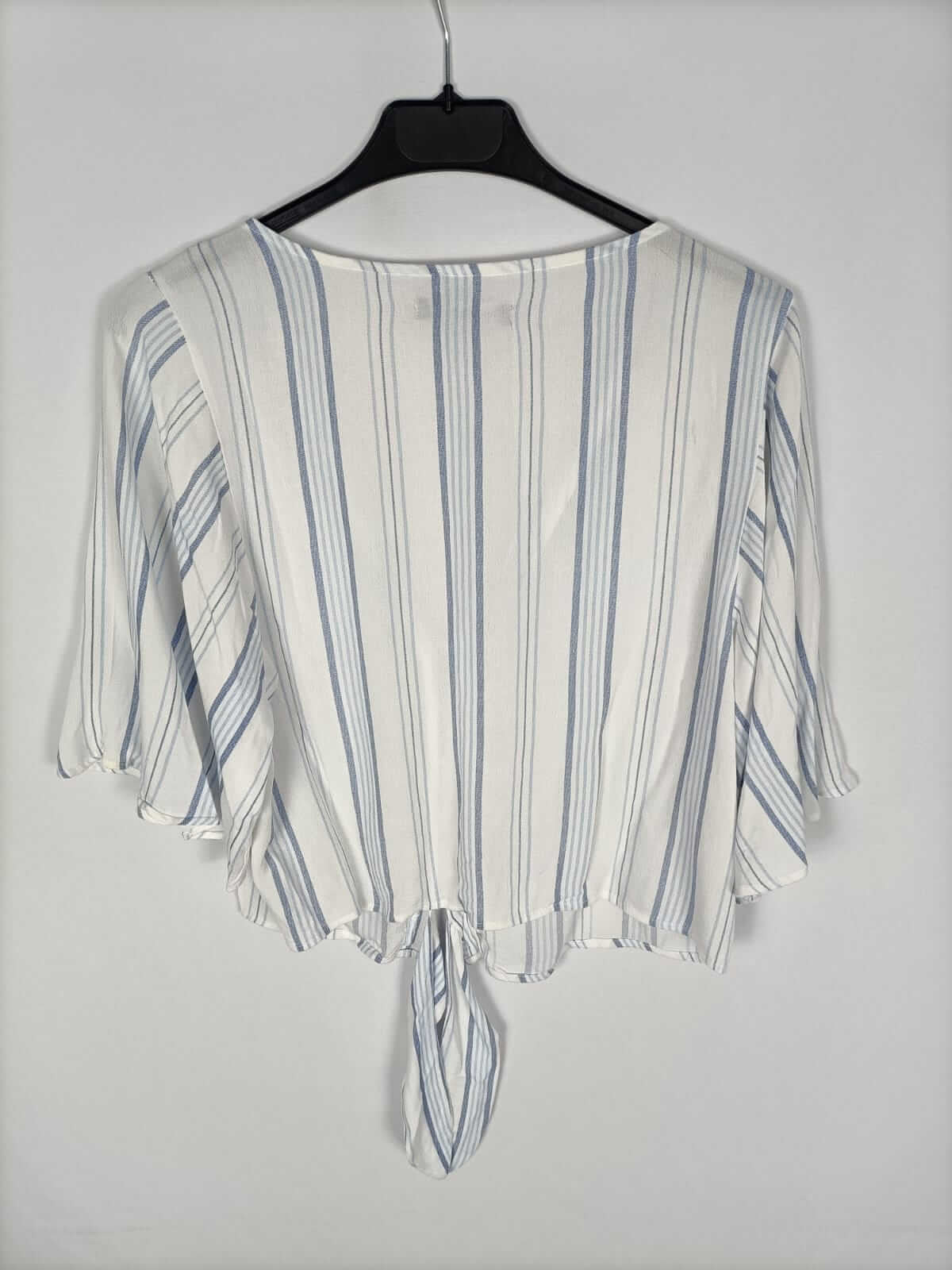 BERSHKA.White striped top T.xs