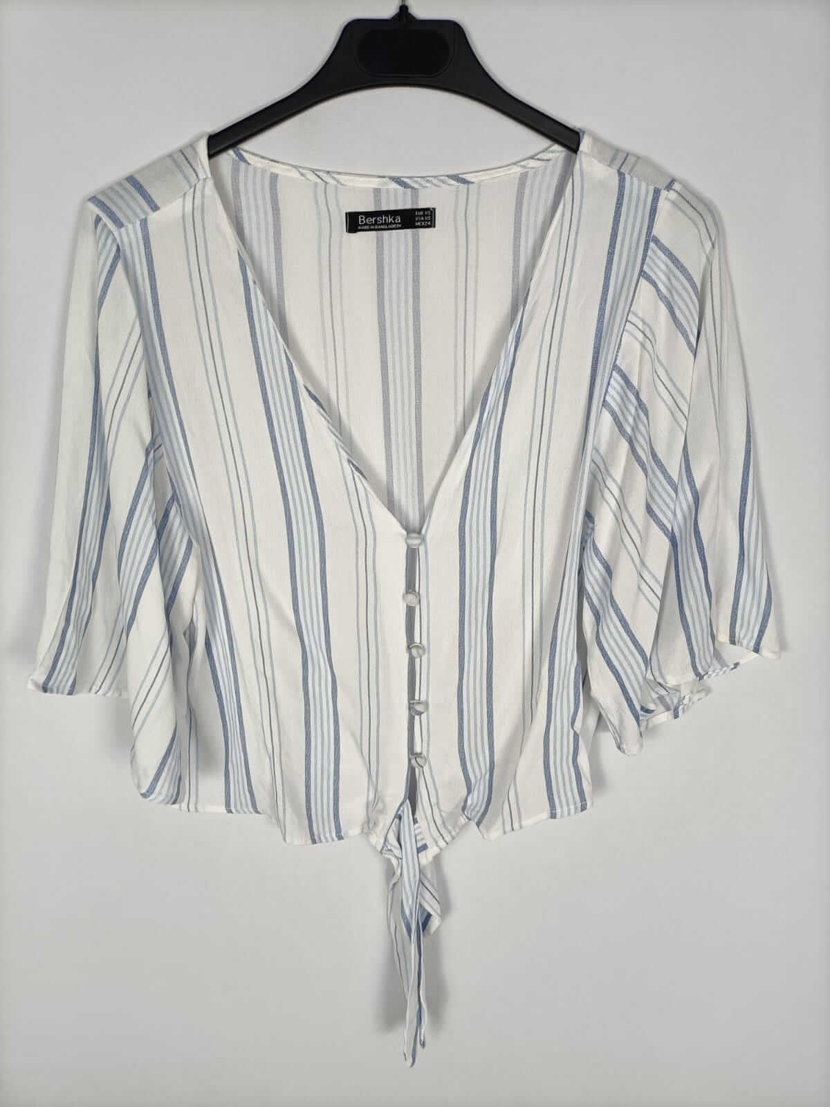 BERSHKA.White striped top T.xs