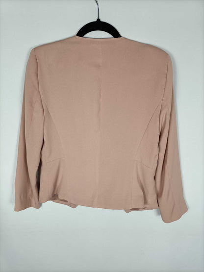 PULL&BEAR.Blazer rosa fluida y cortita T.m