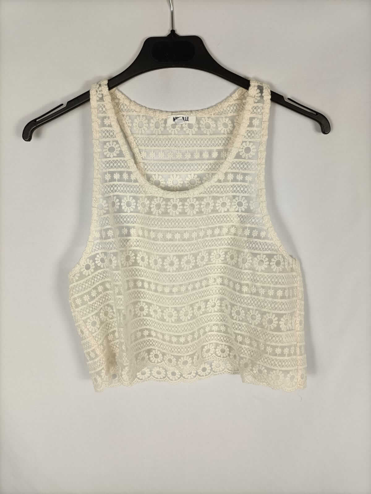 BRANDY MELVILLE. Top encaje beige T.s
