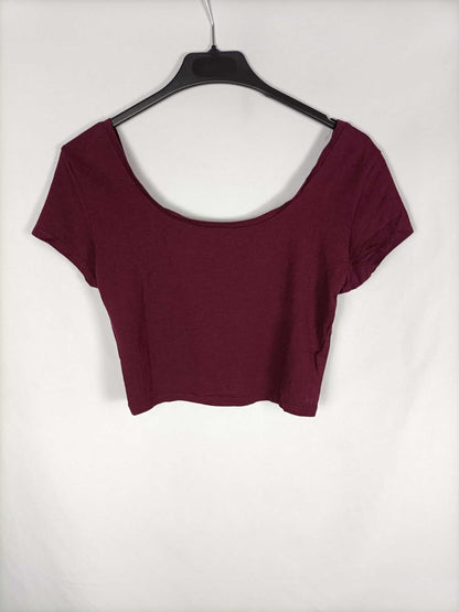 BERSHKA. Top burdeos T.l