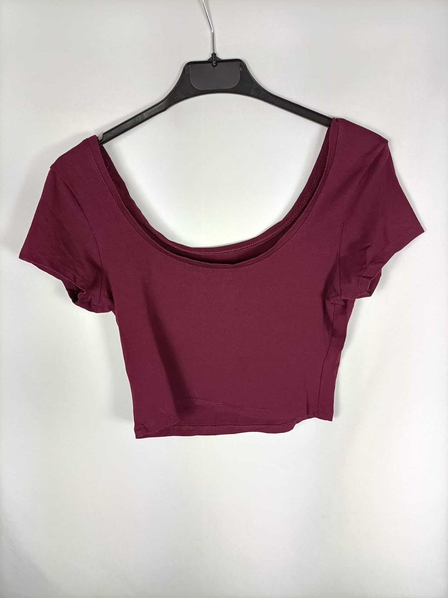 BERSHKA. Top burdeos T.l