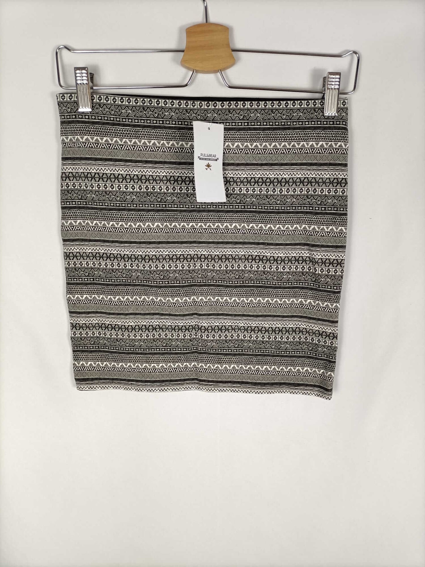 PULL&BEAR. Falda corta étnica T.s