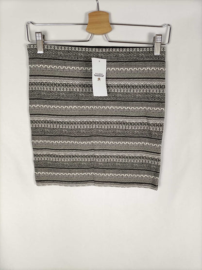 PULL&BEAR. Falda corta étnica T.s
