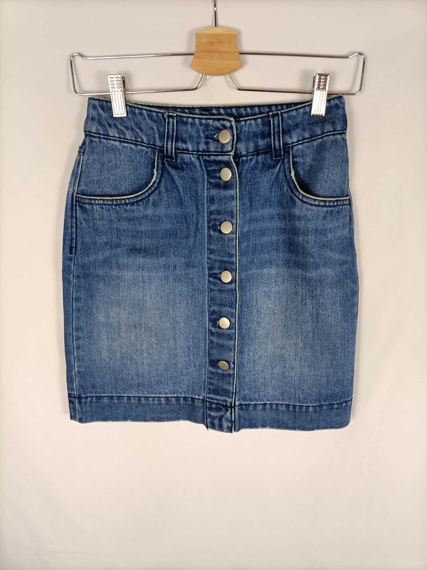 H&amp;M. Denim skirt with buttons, size 34