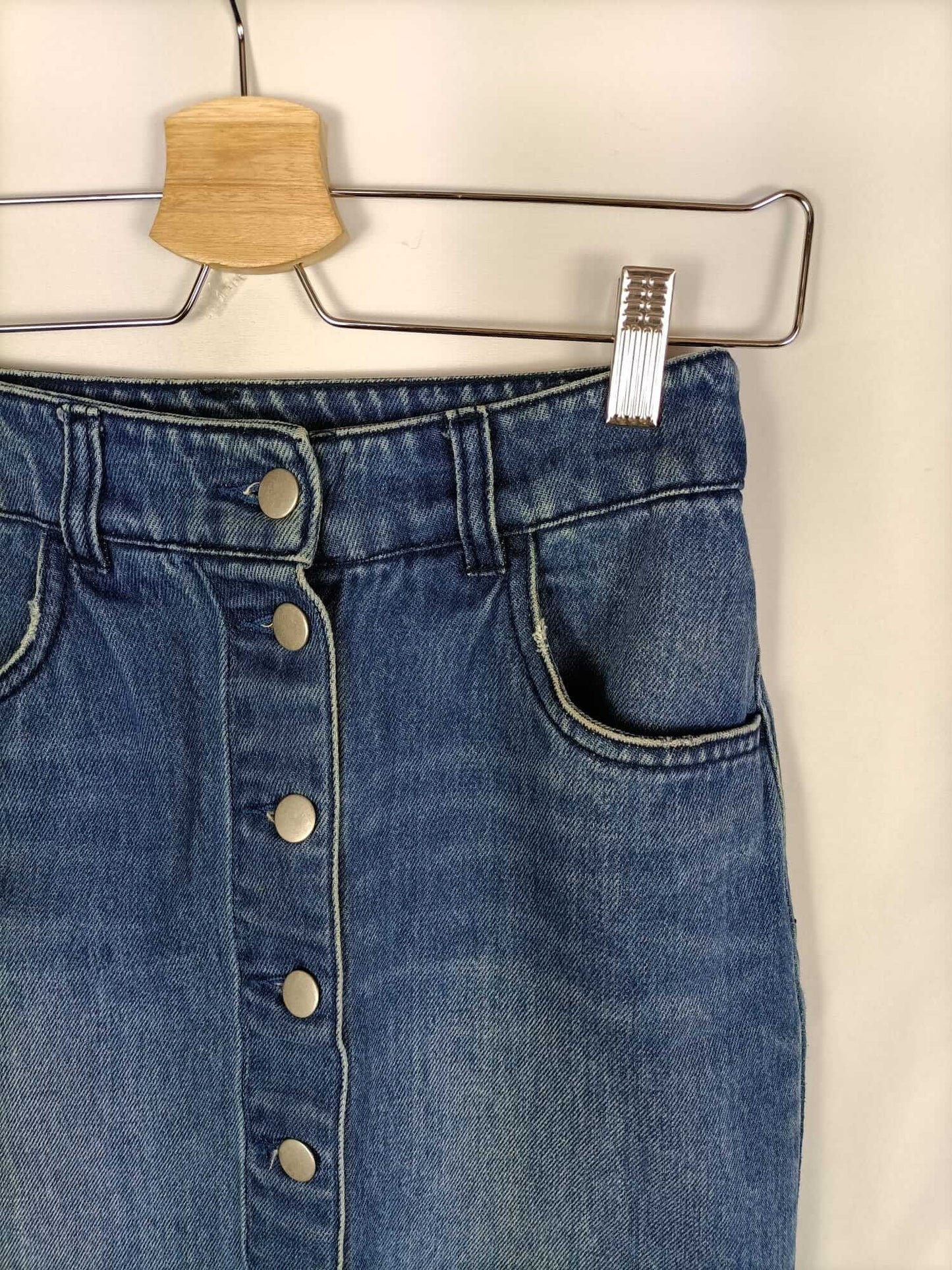 H&amp;M. Denim skirt with buttons, size 34