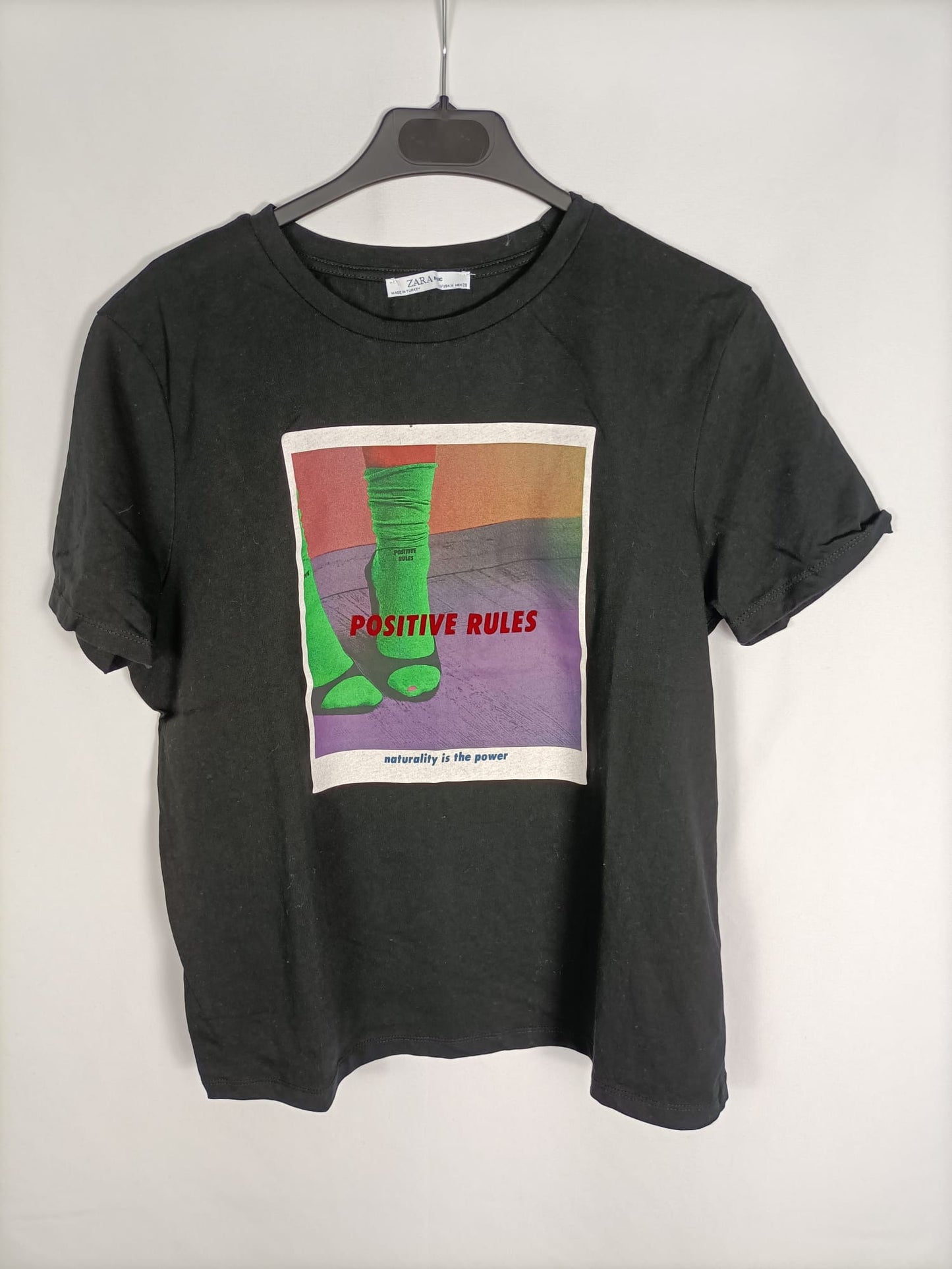 ZARA. Camiseta dibujo T.m