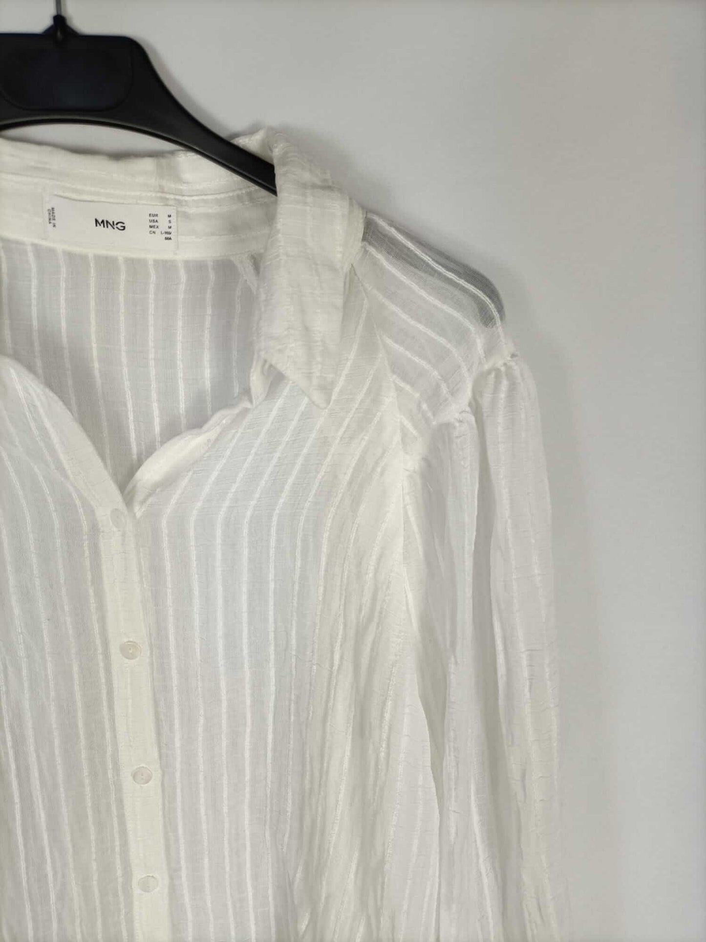 MANGO. Blusa blanca rayas T.m