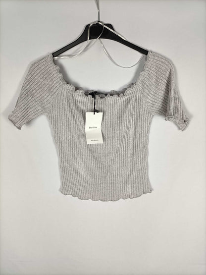 BERSHKA. Top gris canalé T.l