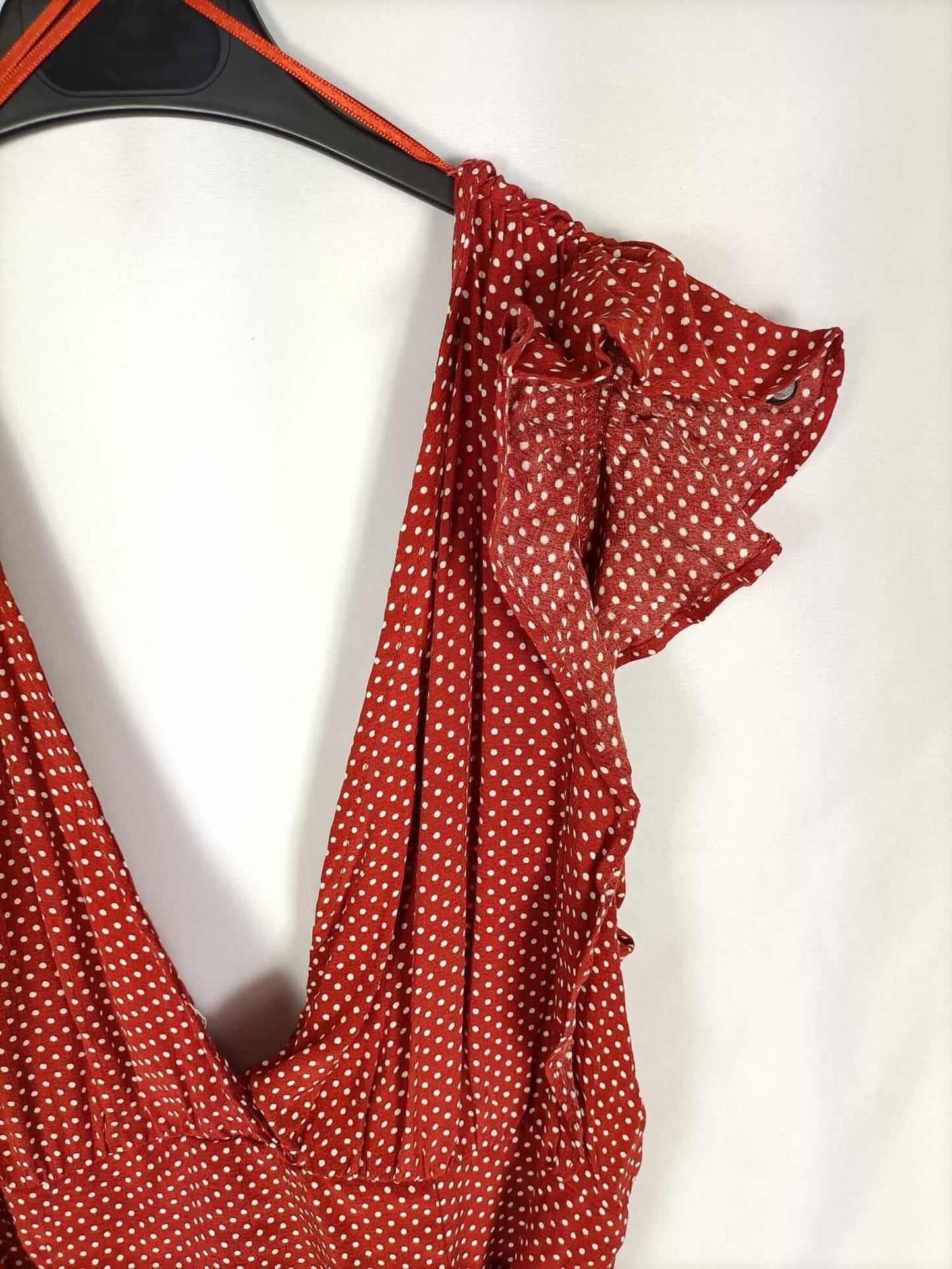 BERSHKA. Top rojo lunares T.l