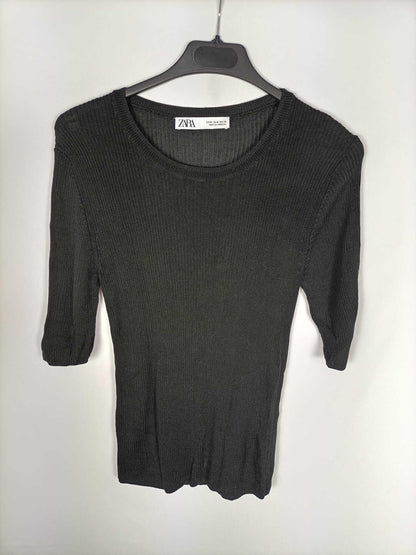ZARA. Top negro canalé T.m