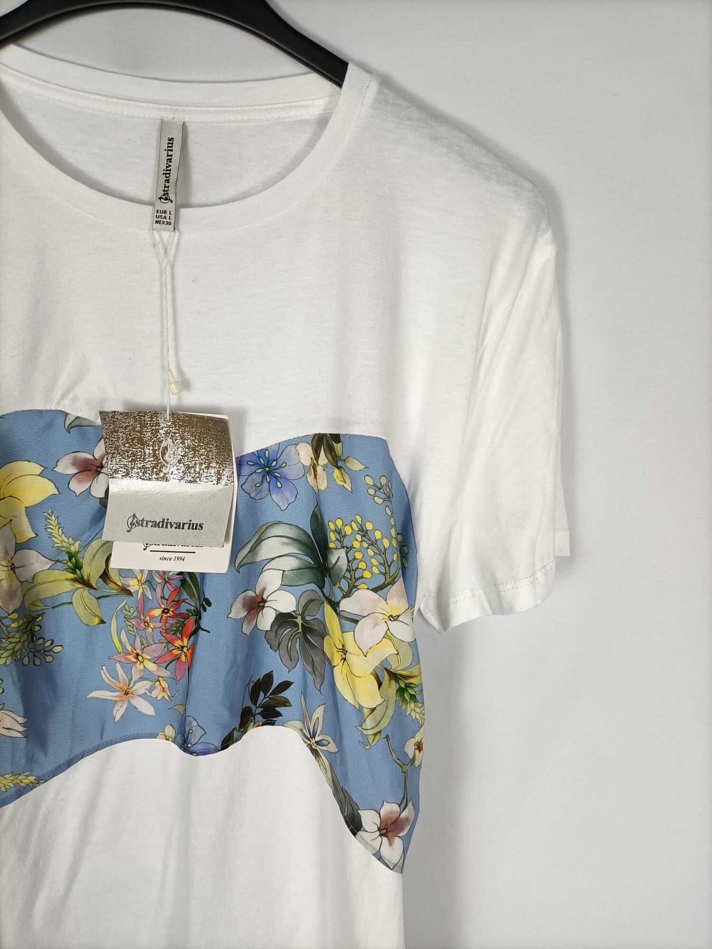 STRADIVARIUS. Camiseta pañuelo T.l