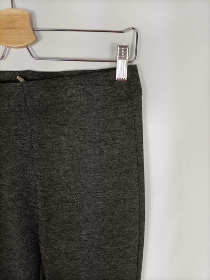 STRADIVARIUS. Pantalón gris elástico T.s