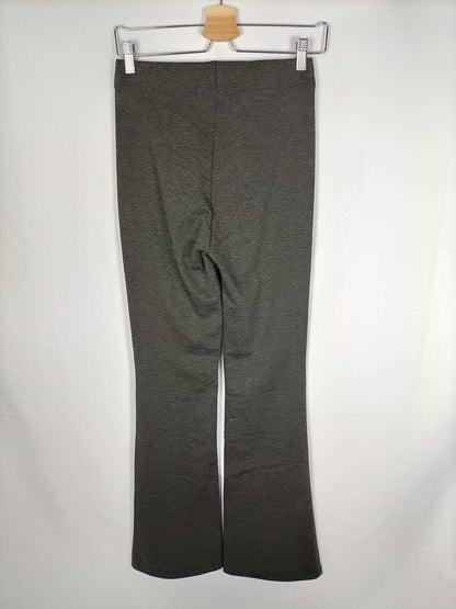 STRADIVARIUS. Pantalón gris elástico T.s